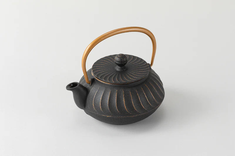 Iwachu - Teapot type 5 wave (goldblack)