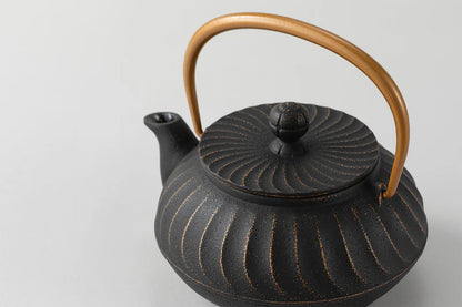 Iwachu - Teapot type 5 wave (goldblack)
