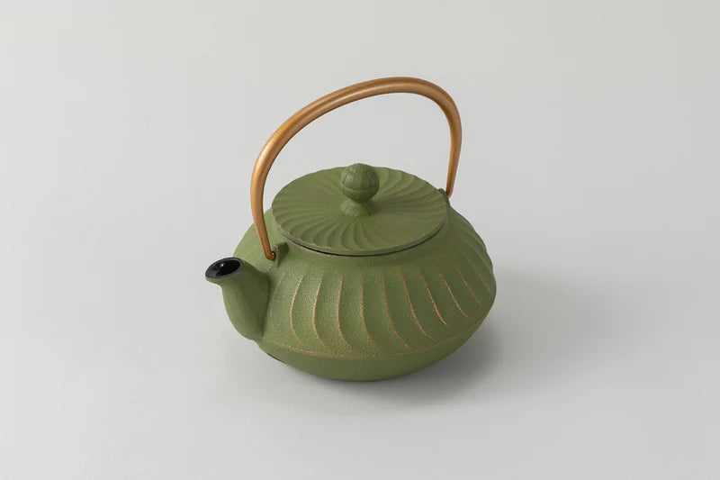 Iwachu - Teapot Type 5 Wave (GoldWakakusa)