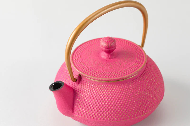 Iwachu - Teapot type 5 Arale (goldpink) Turu gold