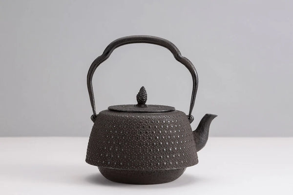 Iwachu - Iron kettle 18 type tortoise shell with shoulder