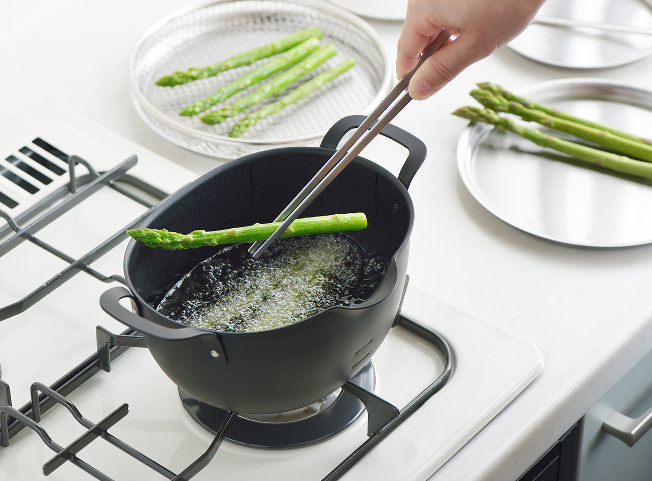 Yoshikawa - Unique Iron Deep Frying Pan