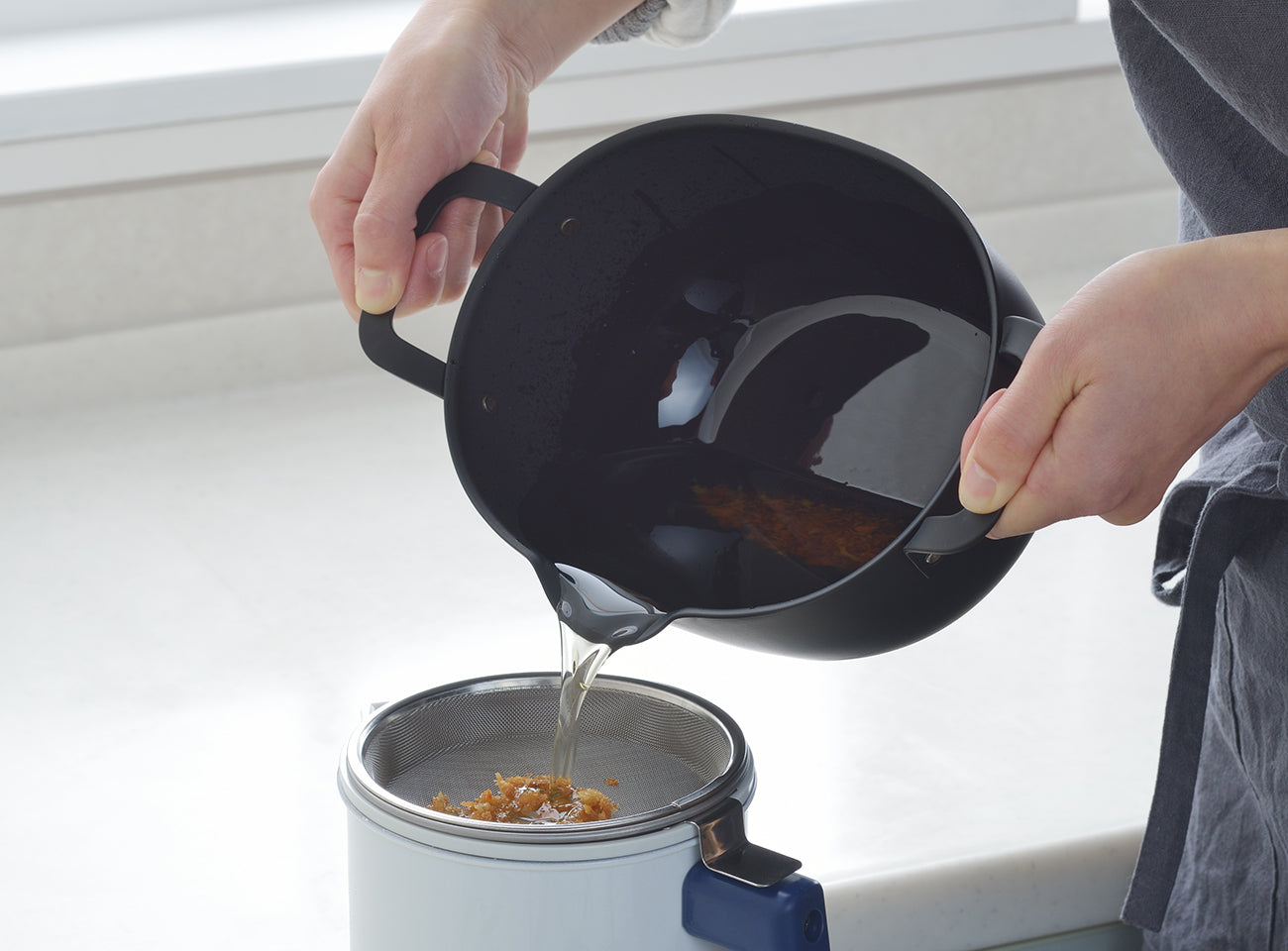 Yoshikawa - Unique Iron Deep Frying Pan